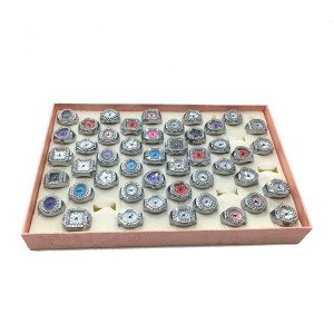 Gümüş Renk Parmak Saat Esnek Kordonlu Saatli Yüzük Şık Tasarımlı