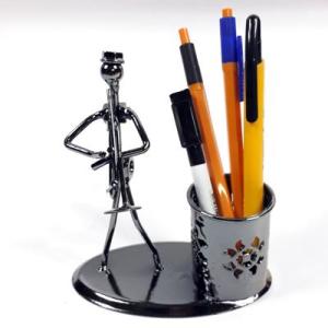 Müzisyen Modeli 4 Demir Masa Üstü Kalemlik 13x13x6 Cm