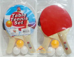 2 AHŞAP MASA TENİSİ RAKETİ VE 3 PİNPON TOPU SETİ