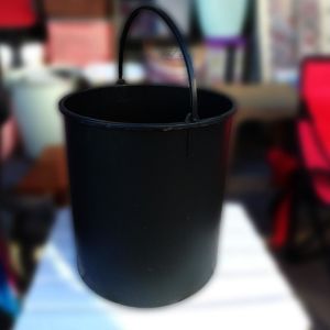 Siyah üzerine Altın Fırca Desen Dizayn Pedallı Çöp Kovası 40*32