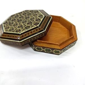 Ahşap Altın Varaklı Kakma Sedef İşlemeli İnce El İşçilikli 10x10 cm Sekizgen Kutu
