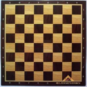 Turnuva Tipi Kaliteli Ahşap Satranç Tahtası Sehpası Ve Plastik Satranç Piyon Takımı Seti