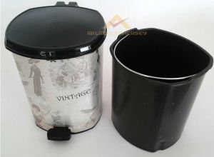 6 LİTRE DESENLİ KÖŞELİ PEDALLI ÇÖP KOVASI NO2