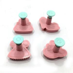 Yaylı Bas Çıkart Elbise Şekilli 4 lü Şeker Hamuru Kurabiye Kalıbı