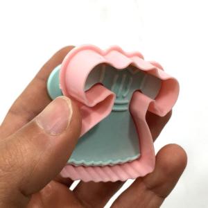 Yaylı Bas Çıkart Elbise Şekilli 4 lü Şeker Hamuru Kurabiye Kalıbı