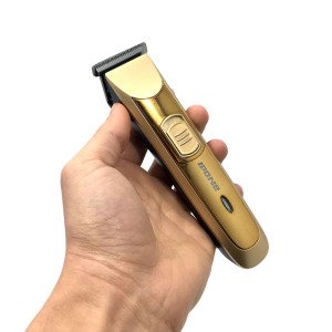 Kablolu ve Kablosuz Kullanımlı Şarjlı Tıraş Makinesi Ipone IP1012 Ergonomik Tasarım