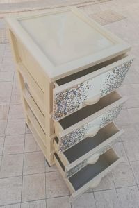 Büyük Boy Modern Mozaik Desen 4 Çekmeceli Tekerlekli Komidin Yükseklik 93cm 43x38 Demonte Dolap Raf