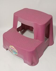 Pembe Renk Kaymaz Taban Yükseltici Basamaklı Çocuk Lavabo Taburesi 120kg taşır 2 Basamaklı Merdiven