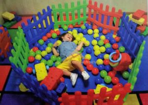 8 PARÇA KOLAY KURULUMLU ÇOCUK OYUN ALANI OYUN BAHÇE ÇİTİ TOP HAVUZU