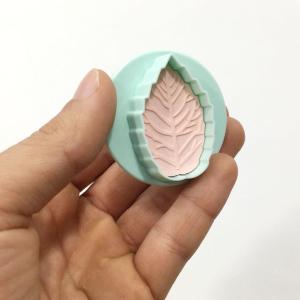 Bas Çıkart Gül Yaprağı Şekilli 3 lü Şeker Hamuru Kurabiye Kalıbı