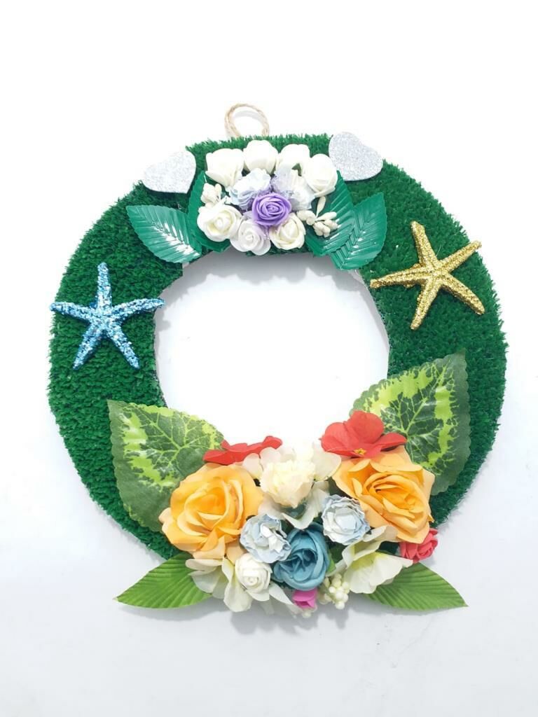 Dekoratif El Yapımı Özel Gün-Kutlama Şık Yapay Çiçek ve Yapraklı Kapı Çelengi Çim Zemin