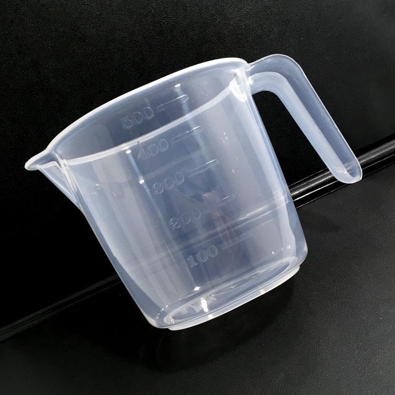 Şeffaf Plastik Kulplu Sürahi Tipi 500 ml Ölçü Kabı