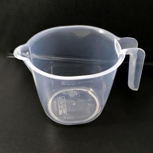 Şeffaf Plastik Kulplu Sürahi Tipi 500 ml Ölçü Kabı