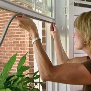 Beyaz Renk 6 Metre Kapı Pencere İzolasyon Bandı Kapı Altı Rüzgar Önleyici Kapı Pencere Fitili Süngeri