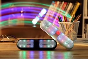 Ücretsiz Kargo IŞIKLI TAŞINABİLİR BLUETOOT MASA ÜSTÜ SPEAKER