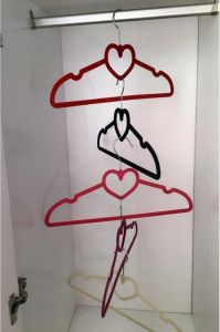 42 cm x 23 cm Yeni Trend Özel Tasarım Kaydırmaz Kadife Elbise Askıları 3'lü