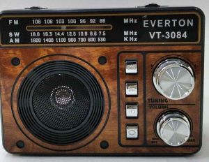 EVERTON VT 3084 Üç Bant Radyo MP3 Çalar. Güneş Enerjili Şarjı Mevcut, 101 Girişli TF Kart Girişli
