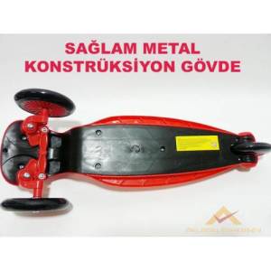 Şimşek Mcqueen Twistable 3 Tekerlekli Scooter