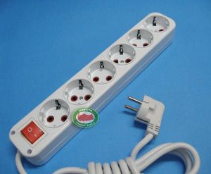 Aç Kapa düğmeli 6 çoğaltıcılı kaliteli uzatma kablosu 6 LI TOPRAKLI UZATMA KABLOSU 3 METRE ANAHTARLI