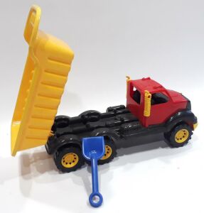 43x18x15cm Boyutunda Kırmızı Fonksiyonsuz Oyuncak Kürekli Kamyon