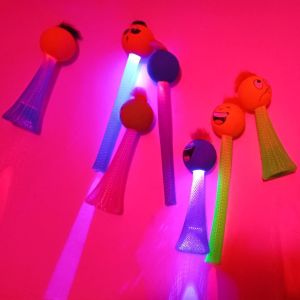 3 Renk Işıkla Fırlayan Suratlar Bas Fırlat Zıp Zıp Oyuncak Emoji Toplar Süper Zevkli Işık Show