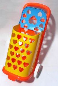 50x24x20cm Boyutunda Kapaklı ve 2 Tekerli Oyuncak Pazar Arabası