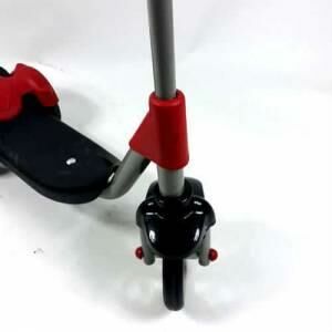 Yarış Arabası Desenli Siyah Kırmızı Çocuk Scooter Frenli Sepetli Scooter