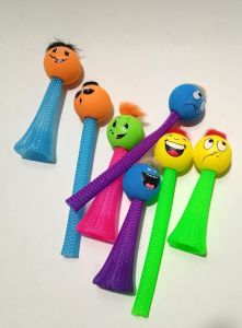 4 Adet Fırlayan Surat Çok Renk Işıklı Bas Fırlat ZıpZıp Oyuncak Emoji Toplar Zevkle Zıplayan Işıklar