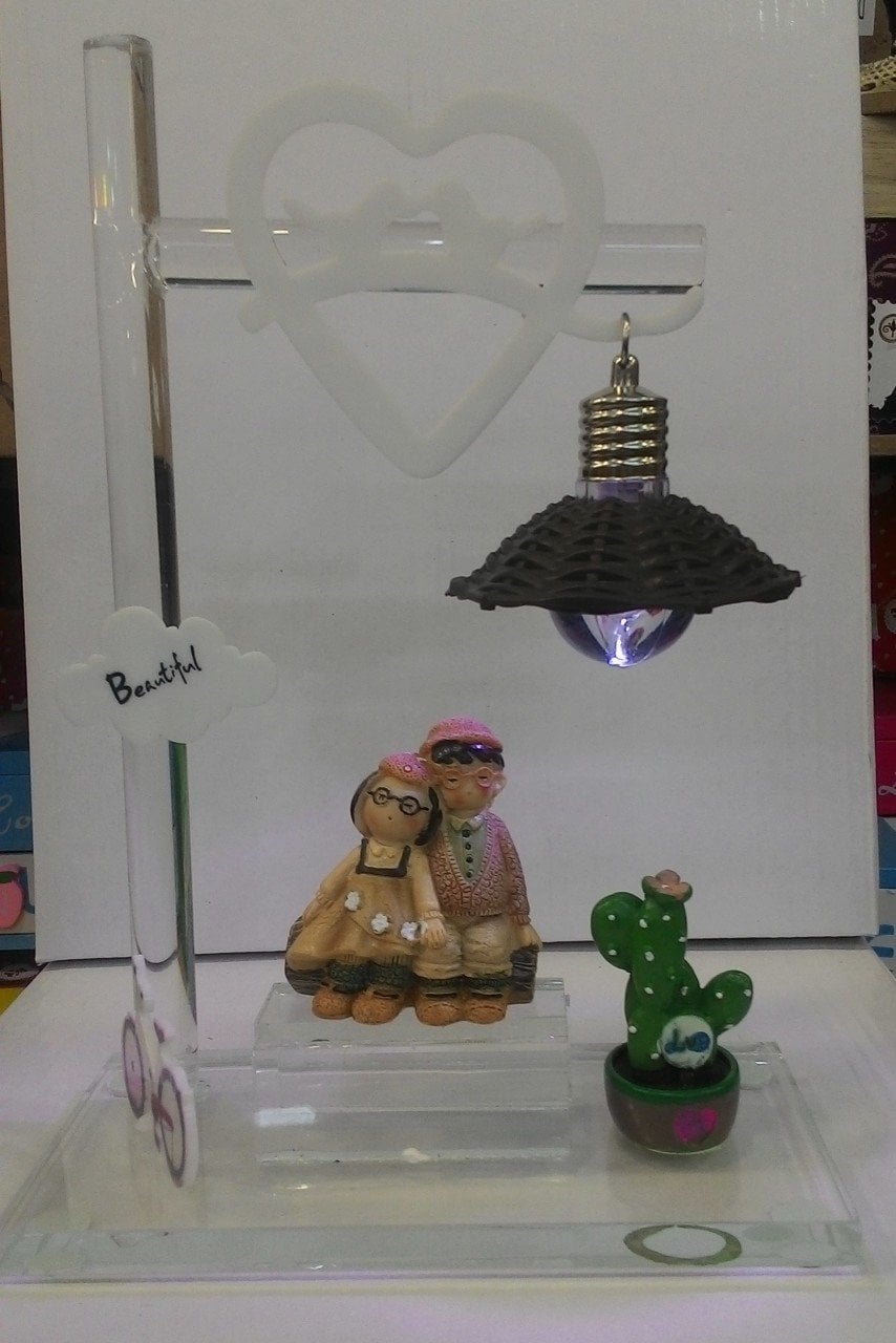 Sokak Lambalı Işıklı Cam Biblo Yaşlı Çift