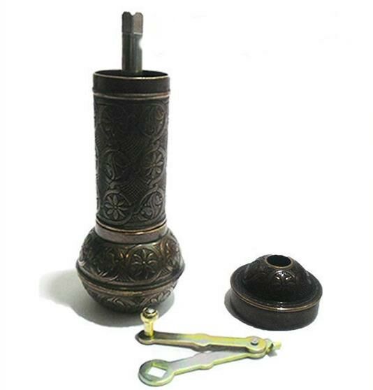 Büyük boy antik model metal kahve değirmeni