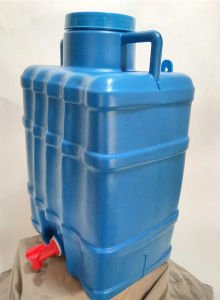 TAŞINABİLİR MUSLUKLU SEYYAR ÇEŞME 20 LT ASKILI MUSLUKLU BİDON BAHÇEYE EVE ARACA PRATİK AKARSU ÇÖZÜM