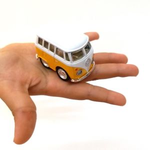 Renkli Minik 4,5 cm Die Cast Metal Volkswagen Little Van Minübüs Çek Bırak Özellikli 4,5x3x3cm Boyut