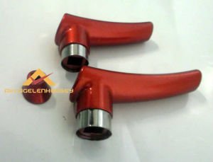 KIRMIZI RENK ÇAYDANLIK KULP TAKIMI VE TUTACAĞI