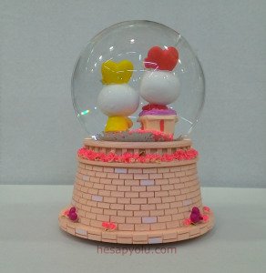 Sevimli Tavşanlar Işıklı Dekoratif Müzikli Kar Küresi