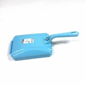 Saplı 3 Fırçalı Gırgır Zambak Plastikten Pratik Dayanıklı Ve Şık 