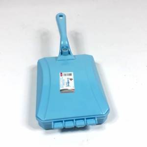 Saplı 3 Fırçalı Gırgır Zambak Plastikten Pratik Dayanıklı Ve Şık 