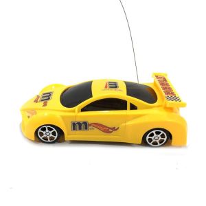 Uzaktan Kumandalı Oyuncak Spor Yarış Arabası 19cm 1:20 Ölçek Famous Araba