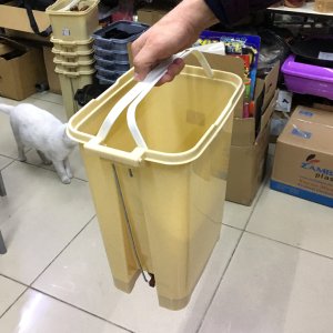 İnce Stil Slim Pedallı Kulplu Sağlam Plastik Çöp Kovası 15 lt