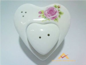 İÇ İÇE GEÇEN KALP MODEL DESENLİ TUZLUK BİBERLİK