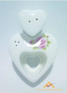 İÇ İÇE GEÇEN KALP MODEL DESENLİ TUZLUK BİBERLİK