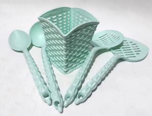 4+1 Plastik Servis Seti Spatula, Kevgir, Kepçe, Kaşık, Set Kutusu Kaliteli Plastikten Üretilmiştir
