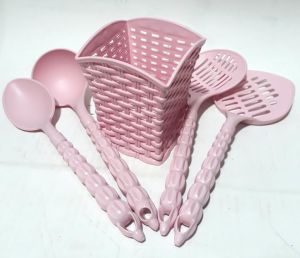 4+1 Plastik Servis Seti Spatula, Kevgir, Kepçe, Kaşık, Set Kutusu Kaliteli Plastikten Üretilmiştir
