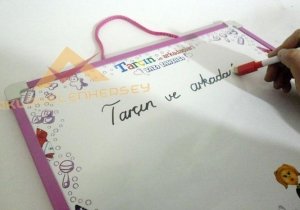 ÇİZGİ KAREKTERLİ EĞİTİCİ ÇİFT TARAF YAZI TAHTASI