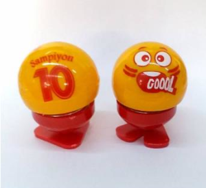 1 adet Taraftara Özel Sarı Kırmızı EmojiÇılgınKafalar OtoAksesuar