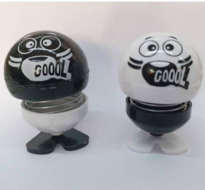 2 adet Taraftara Özel Siyah Beyaz Emoji Sallanan Çılgın Kafalar