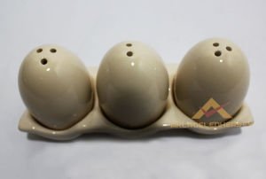 PORSELEN 3 ADET TABAKLI YUMURTA MODELLİ TUZLUK