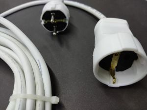 10 Metre 2x1.5 TTR Kablolu Fişli Prizli Seyyar Uzatma Kablosu Isınma Yapmayan Özel İzoleli Kablodur