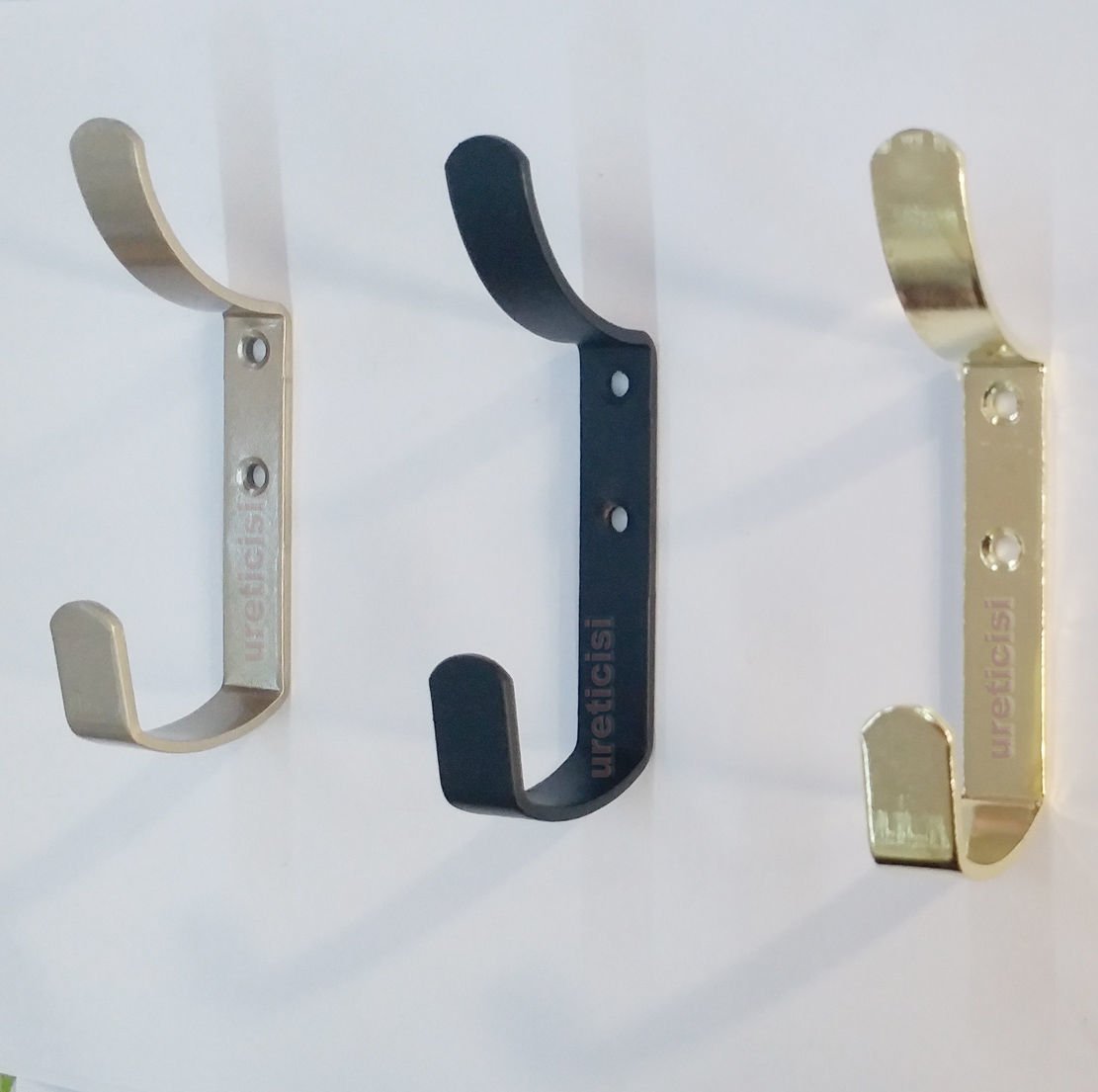 çengelli metal askı uretici,3 renk seçeneği,vestiyer askı kancası sağlam dayanıklı,her ortama uyumlu