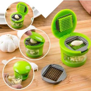 Paslanmaz Çelik Bıçaklı Hazneli Sarımsak Ezici ve Doğrama Aparatı Garlic Chopper Sarımsak Rendesi