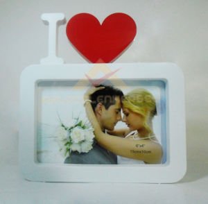 ROMANTİK TEKLİ SİYAH-BEYAZ KALPLİ ÇERÇEVE